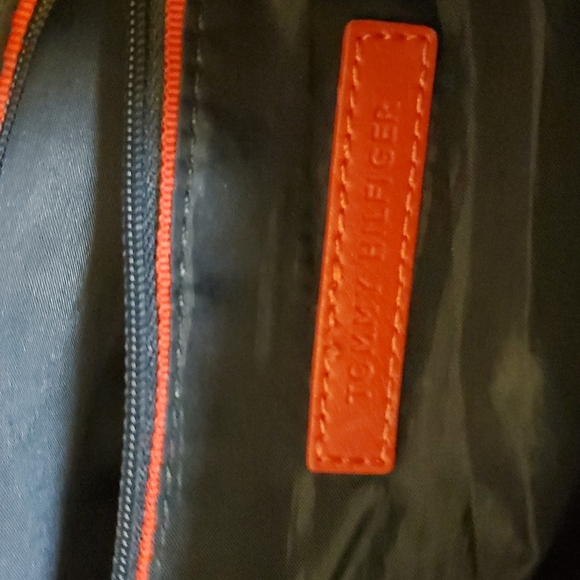 Tommy Hilfiger satchel - Picture 9 of 11